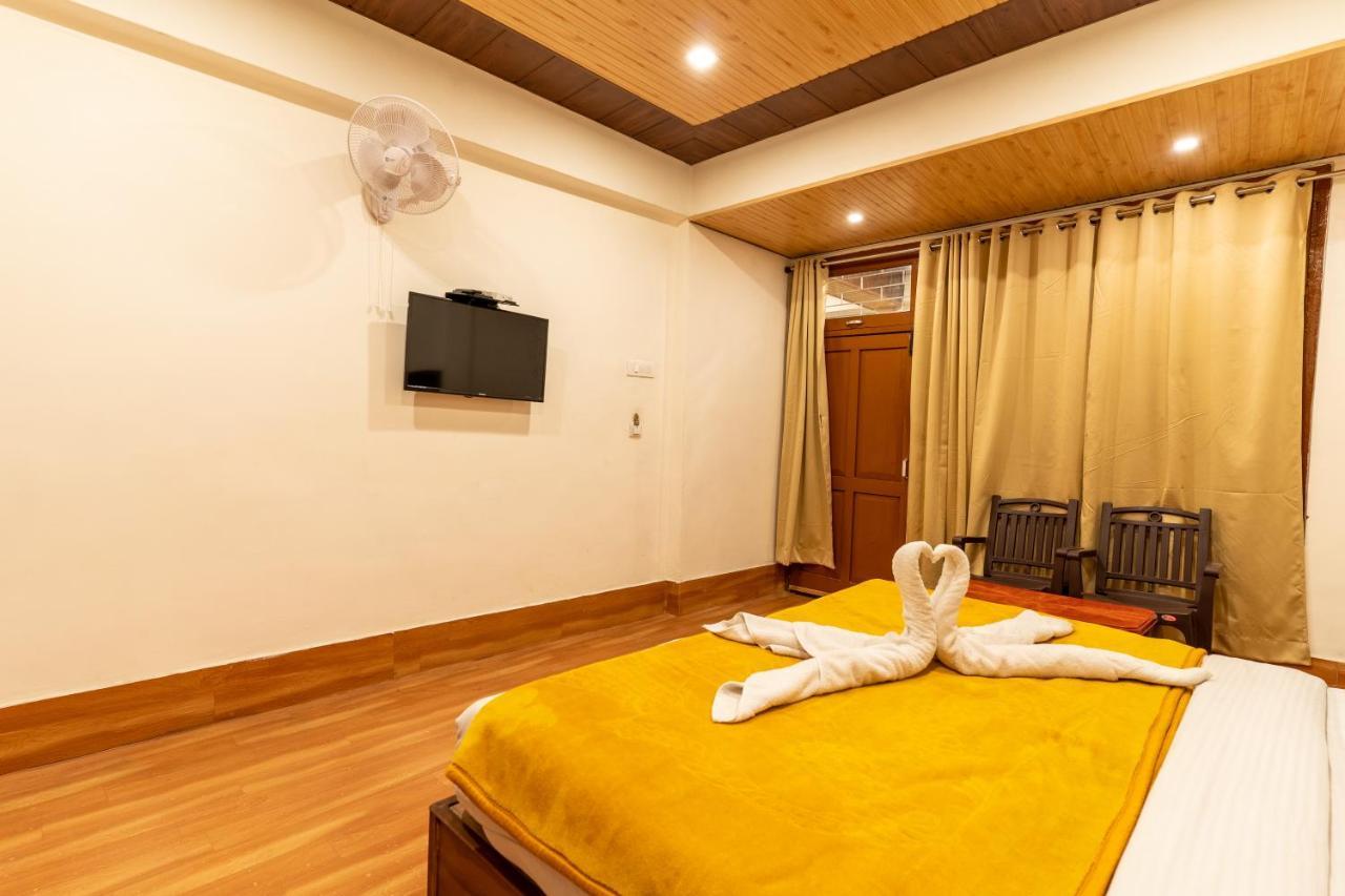 Hotel Woodland Nainital Eksteriør billede
